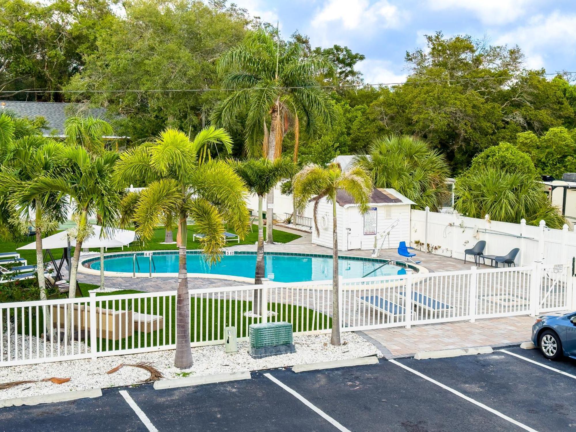 2Q Beds Studio Apt With Shared Pool 01 Clearwater Exteriör bild