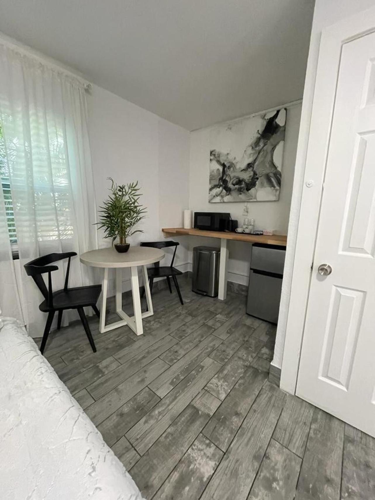 2Q Beds Studio Apt With Shared Pool 01 Clearwater Exteriör bild