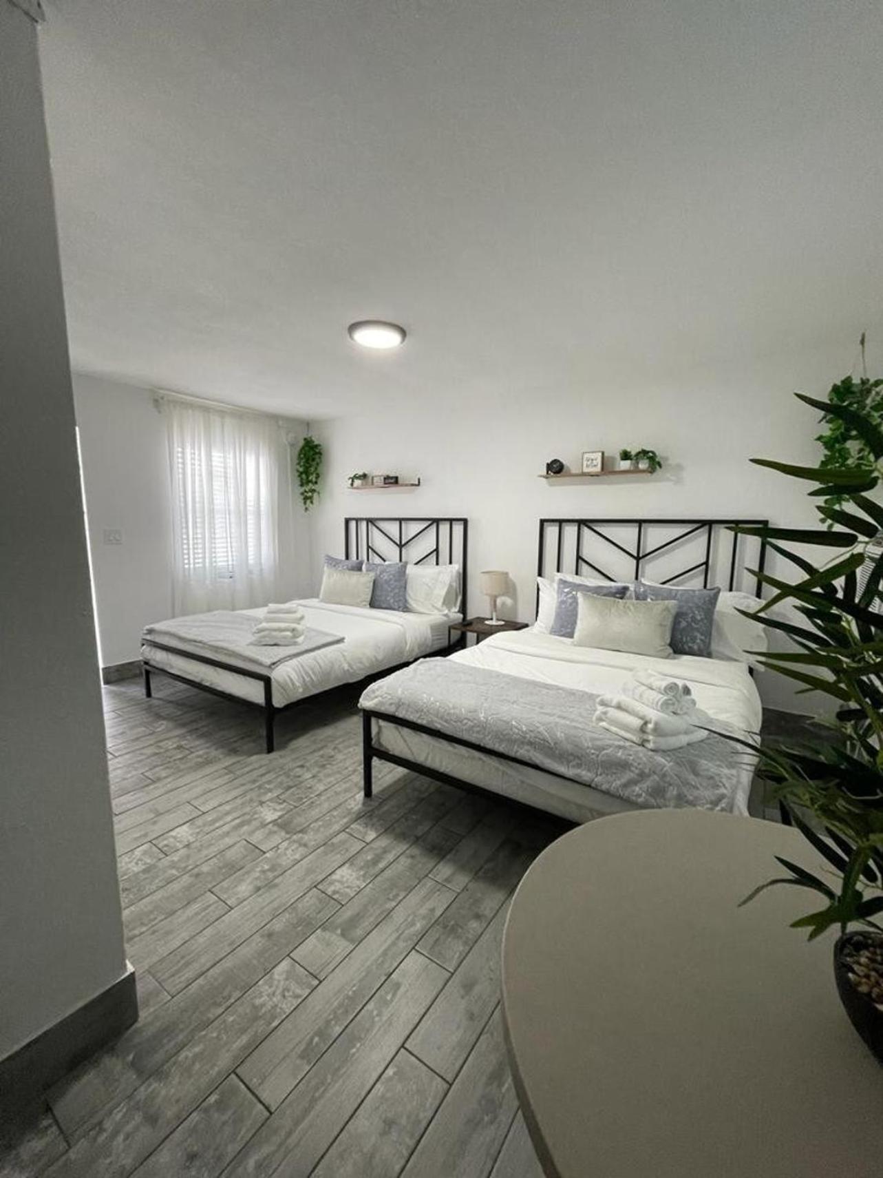 2Q Beds Studio Apt With Shared Pool 01 Clearwater Exteriör bild