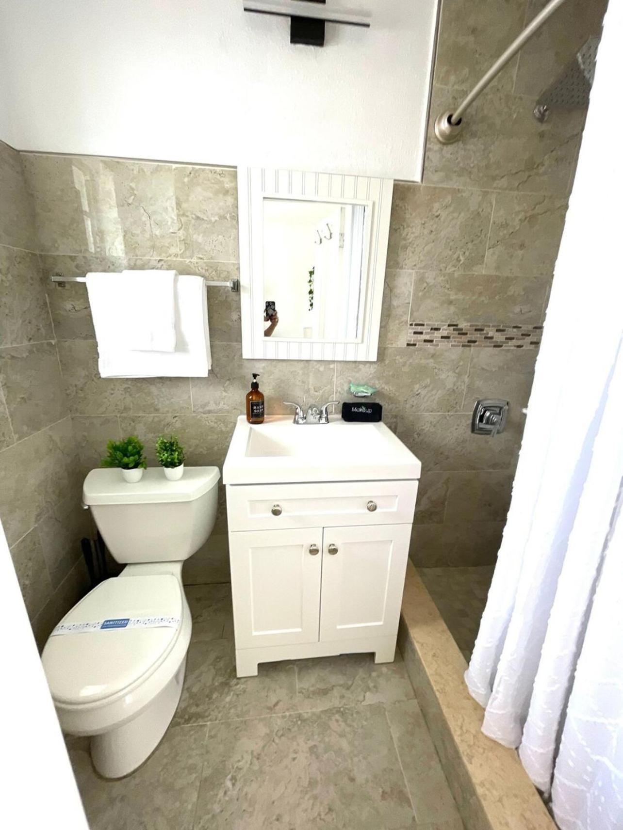 2Q Beds Studio Apt With Shared Pool 01 Clearwater Exteriör bild