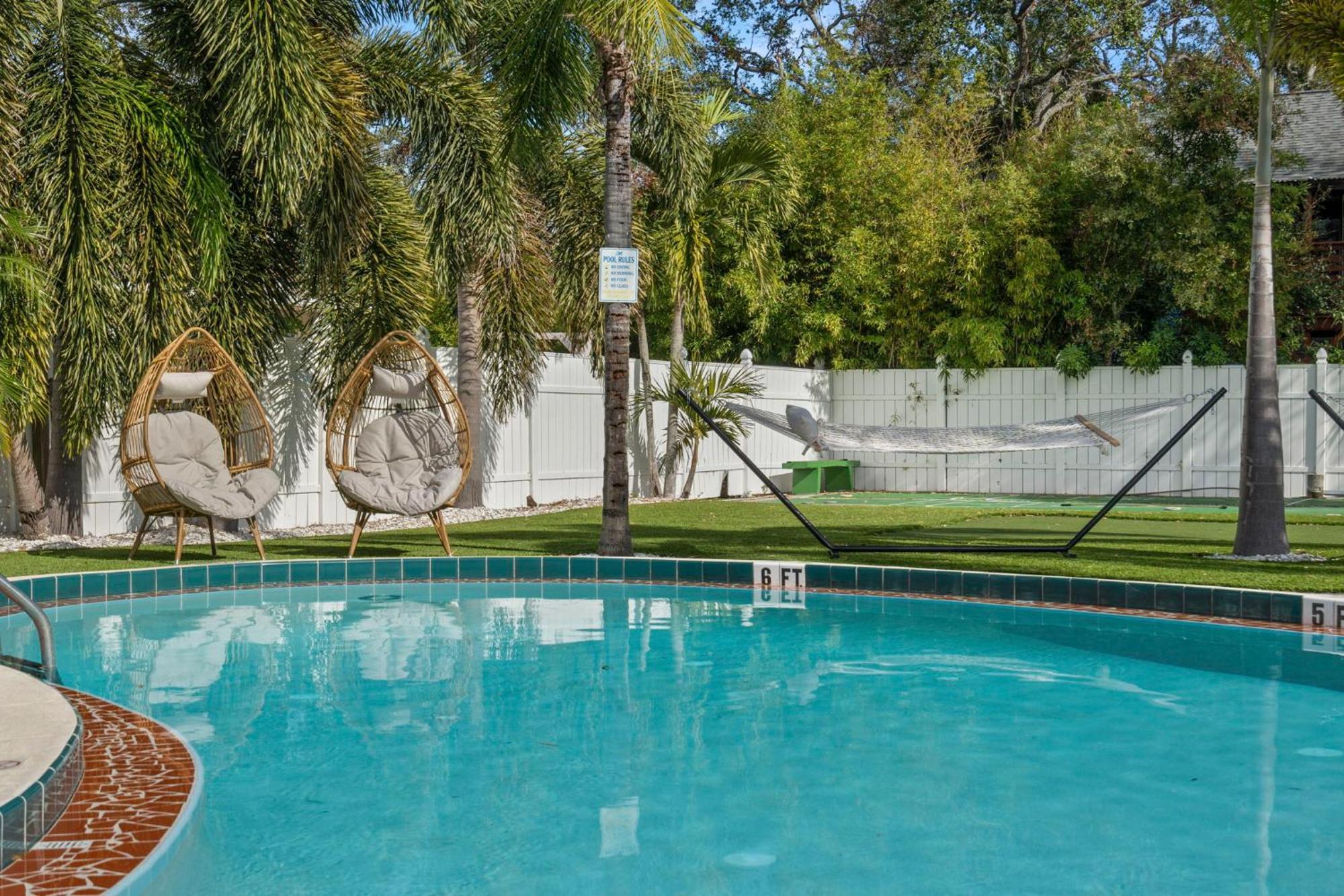 2Q Beds Studio Apt With Shared Pool 01 Clearwater Exteriör bild